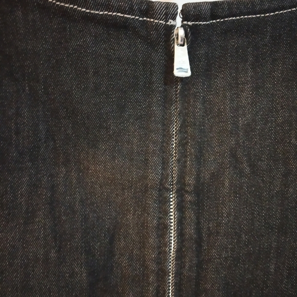 Lauren Ralph - Picture 2 of 5